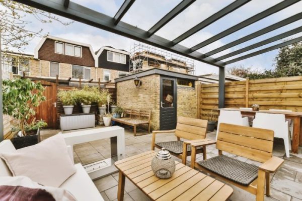 5 kroków do stworzenia strefy relaksu na świeżym powietrzu przy domu